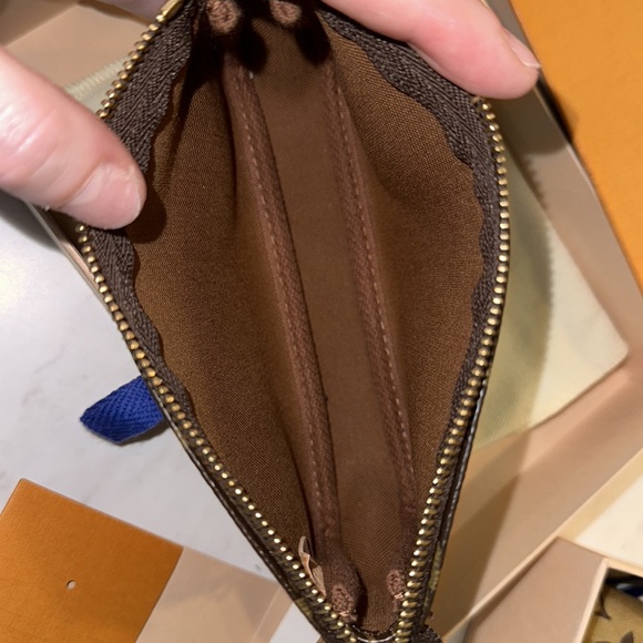 *AUTHENTIC* - Picture 13 of 15